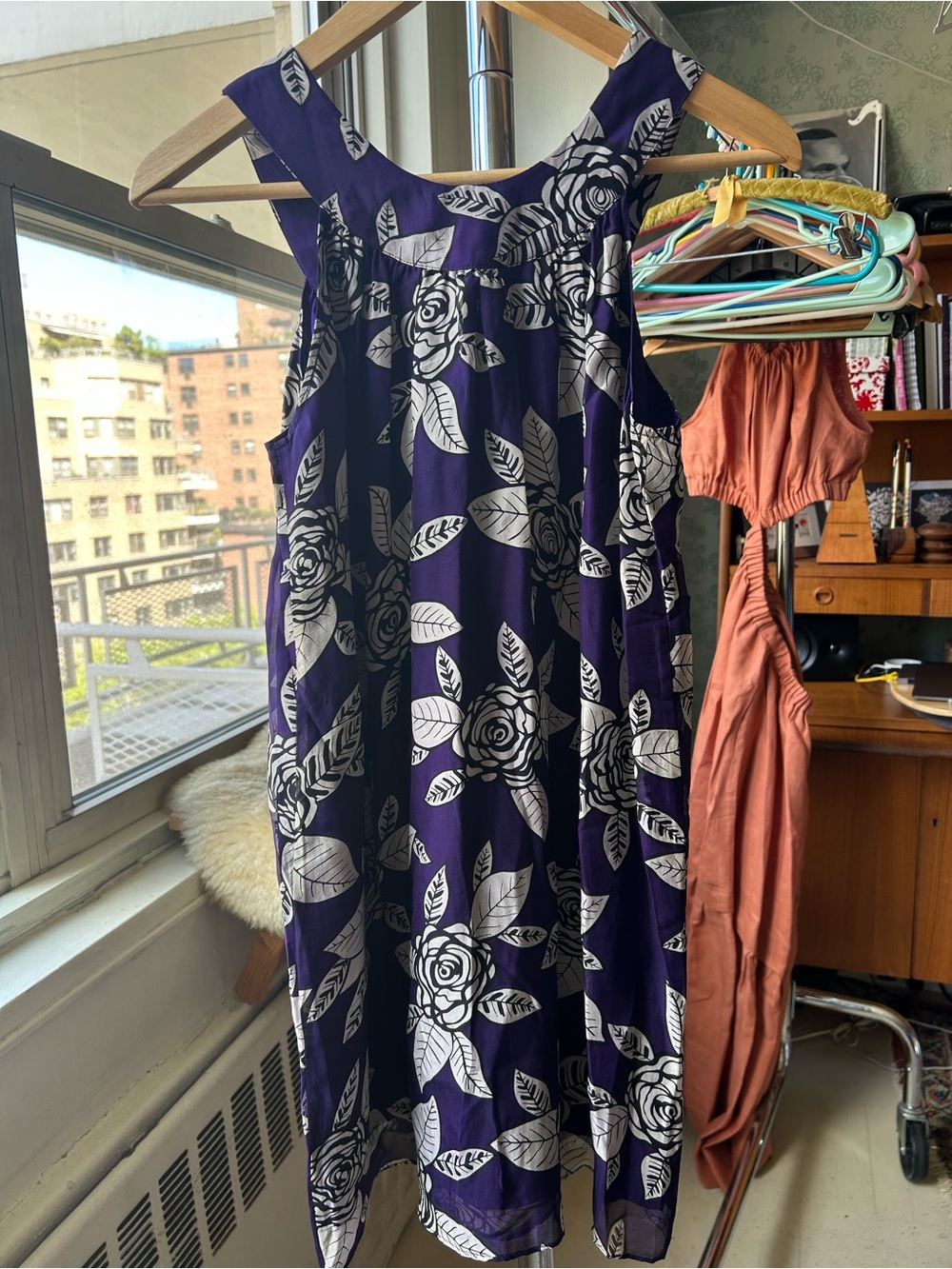 Alice + Olivia Purple & White Floral Sleeveless Dress - Picture 2 of 4